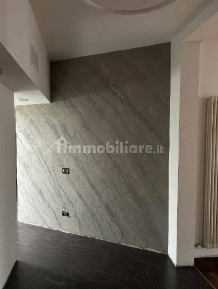 Квартира с 6 спальнями в Леньяно, Италия № 279091