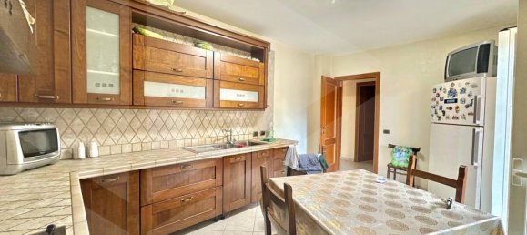 4غرفة فيلا في Giugliano in Campania, Italy رقم 23083 25