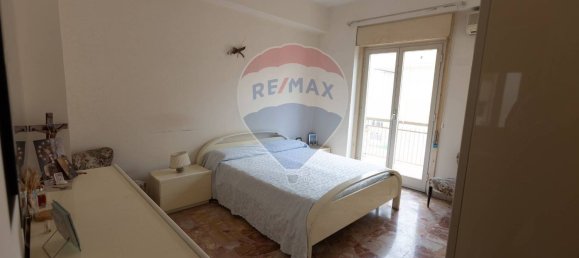5 rooms Apartment in Messina, Italy No. 49352 5