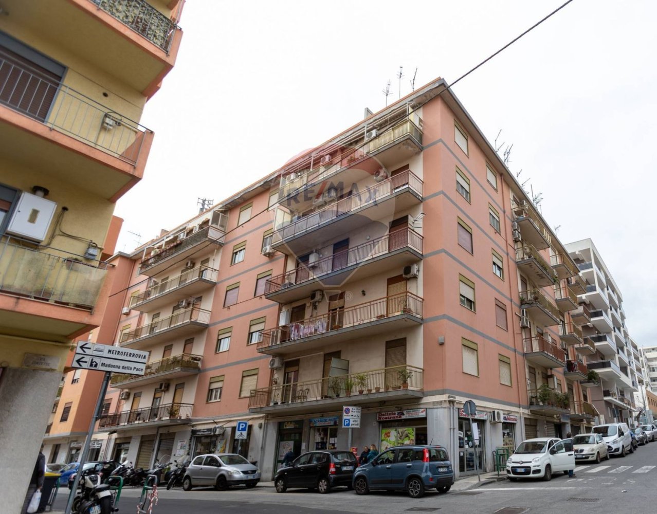 5 rooms Apartment in Messina, Italy No. 49352