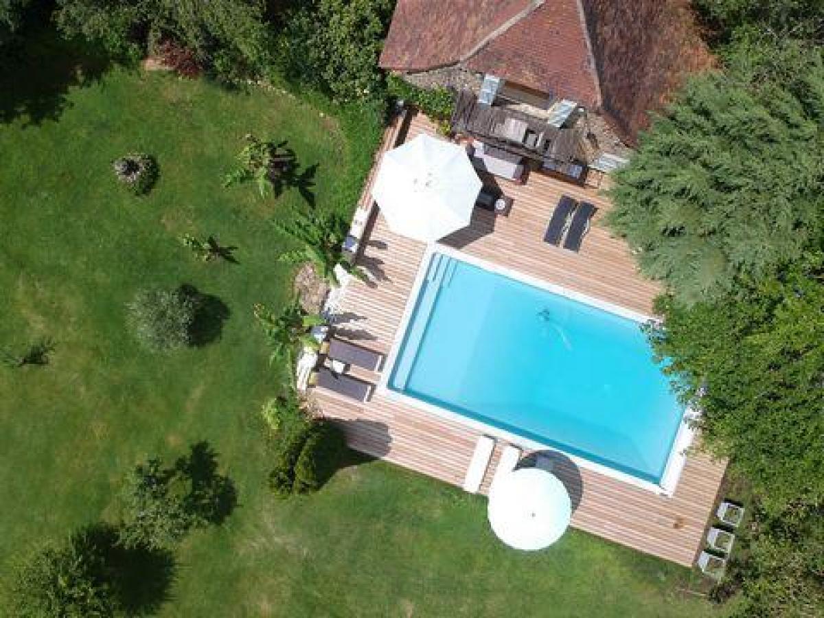 6 bedrooms House in Genis, France No. 4999