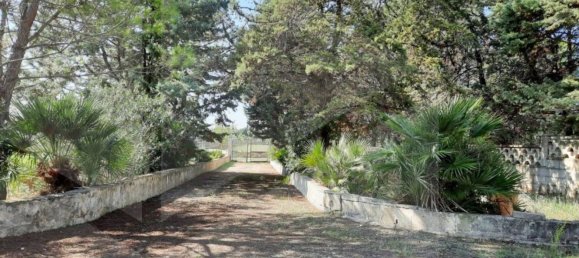 Вилла с 3 комнатами в Бриндизи, Италия № 26435 24