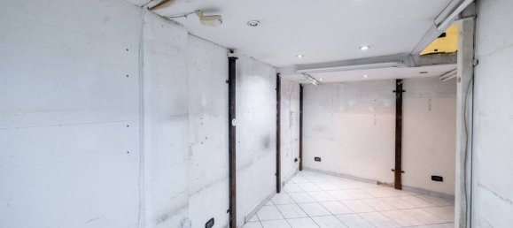 2-salle Propriété commerciale à Milan, Italy No. 249299 9