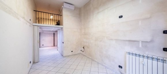 2-salle Propriété commerciale à Milan, Italy No. 249299 6