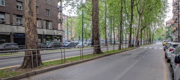 2-salle Propriété commerciale à Milan, Italy No. 249299 3