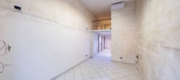 2-salle Propriété commerciale à Milan, Italy No. 249299 5