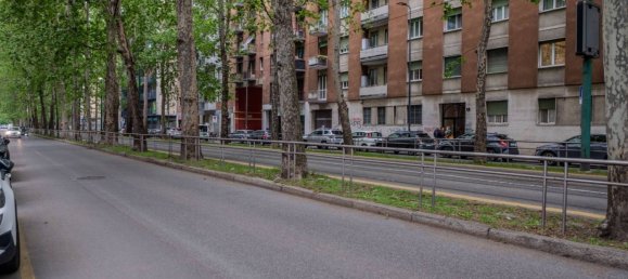 2-salle Propriété commerciale à Milan, Italy No. 249299 2