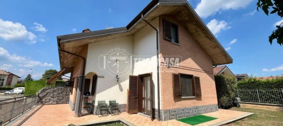3 bedrooms Villa in Pianezza, Italy No. 275216 2