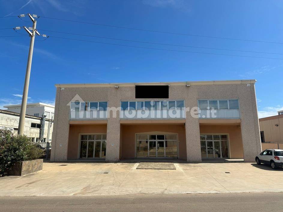  مستودع في Olbia, Italy 2339متر مربع رقم 350762