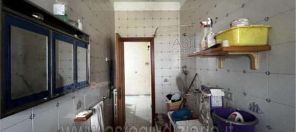 4 rooms Apartment in Salerno, Italy No. 225022 3