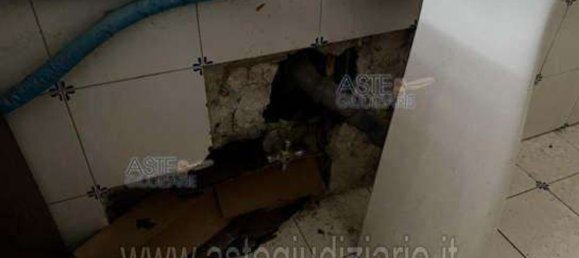 4 rooms Apartment in Salerno, Italy No. 225022 12