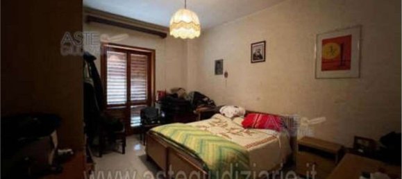 4 rooms Apartment in Salerno, Italy No. 225022 2