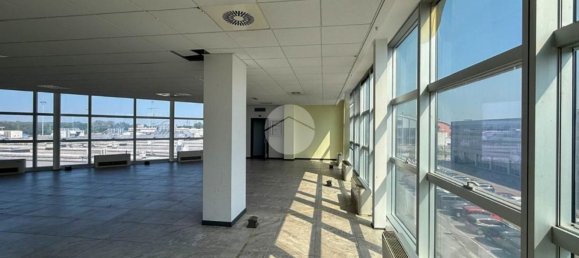 Oficina en Mantua, Italy 438 m² No. 364575 8