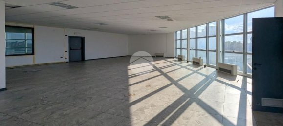 Oficina en Mantua, Italy 438 m² No. 364575 16