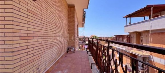 Квартира с 4 комнатами в Рим, Италия № 197576 24