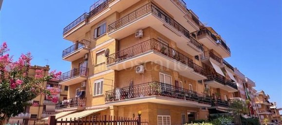 Квартира с 4 комнатами в Рим, Италия № 197576 26