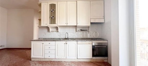 Квартира с 4 комнатами в Рим, Италия № 197576 5