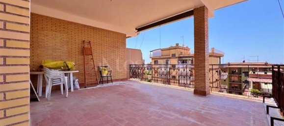 Квартира с 4 комнатами в Рим, Италия № 197576 3