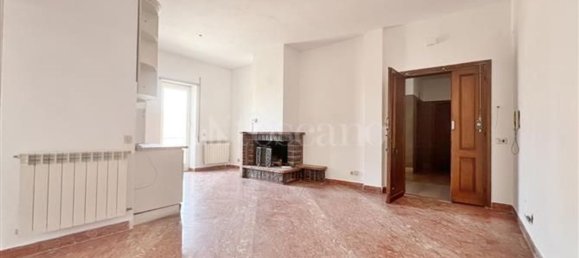 Квартира с 4 комнатами в Рим, Италия № 197576 11