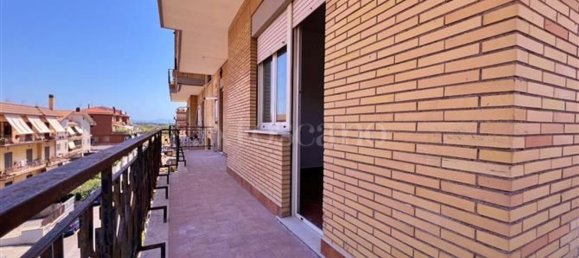 Квартира с 4 комнатами в Рим, Италия № 197576 7