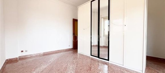 Квартира с 4 комнатами в Рим, Италия № 197576 16