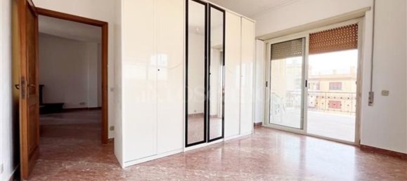 Квартира с 4 комнатами в Рим, Италия № 197576 15