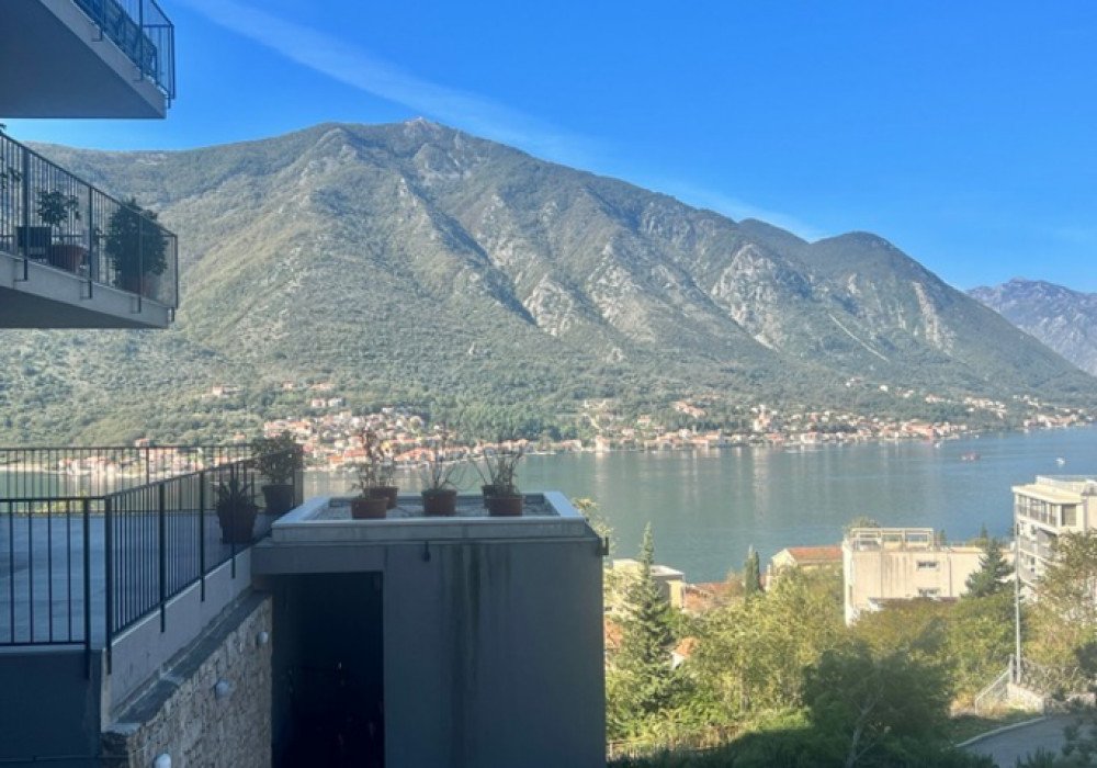 2 bedrooms Apartment in Kotor, Montenegro No. 1714