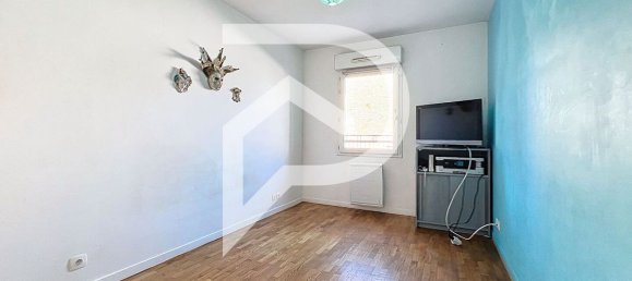 2 bedrooms Apartment in Creteil, France No. 179904 4