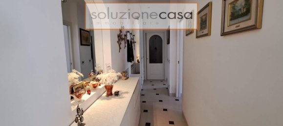 Дом с 7 комнатами в Сумираго, Италия № 147695 30