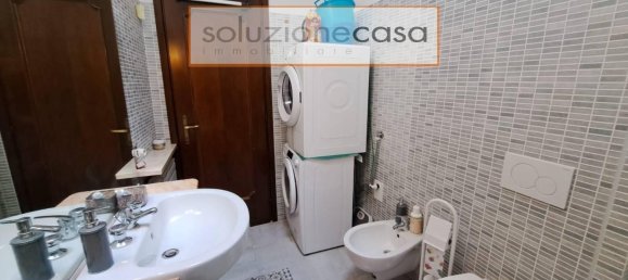 Дом с 7 комнатами в Сумираго, Италия № 147695 29