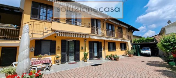 Дом с 7 комнатами в Сумираго, Италия № 147695 2