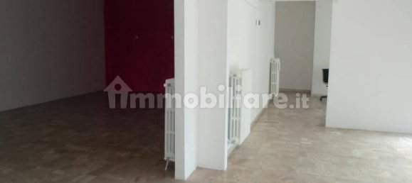 Imóvel comercial de 1 divisão em Lucca, Italy N.º 102025 8