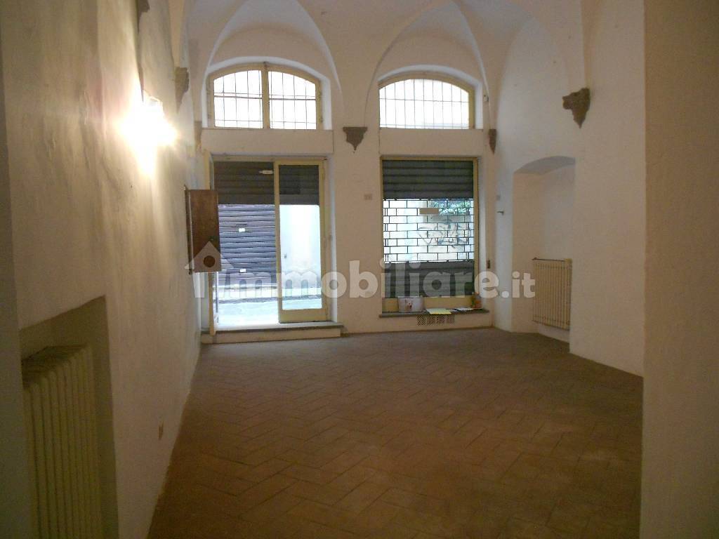 Imóvel comercial de 1 divisão em Lucca, Italy N.º 102025