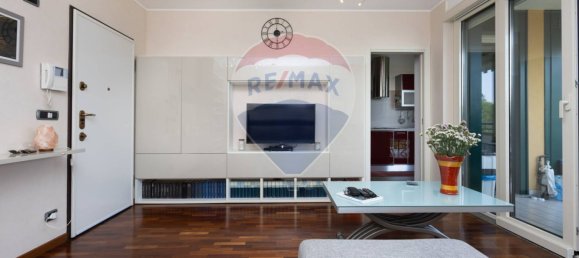 Apartamento de 1 dormitorio en Pioltello, Italy No. 352706 3