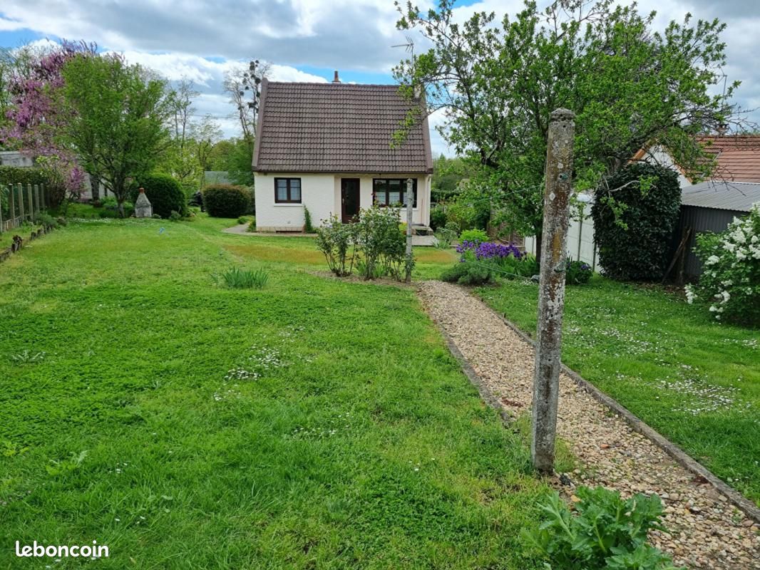 2 chambres Maison à Les Bordes, France No. 73713