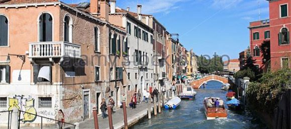 37 rooms Building in Venice, Italy No. 173486 7