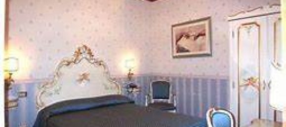 37 rooms Building in Venice, Italy No. 173486 3