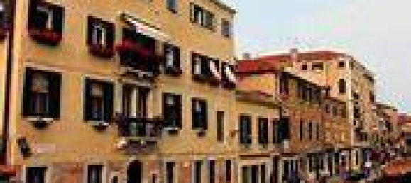 37 rooms Building in Venice, Italy No. 173486 6