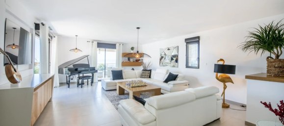 5 bedrooms Villa in Chateauneuf-Grasse, France No. 1725 9