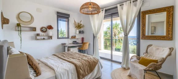 5 bedrooms Villa in Chateauneuf-Grasse, France No. 1725 11