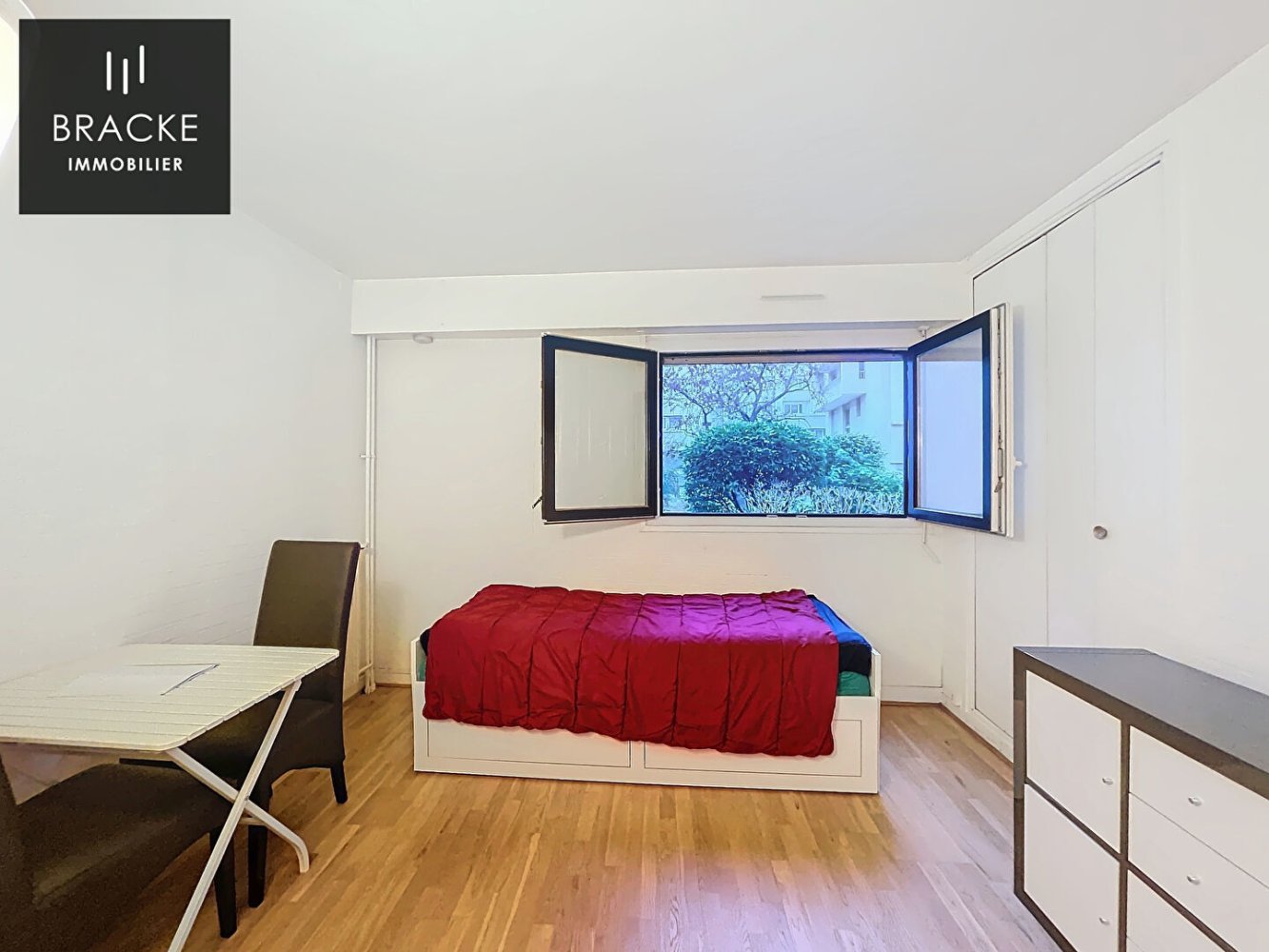 Estudio en Courbevoie, France No. 164322