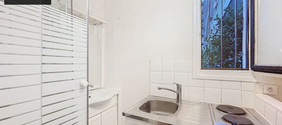 Estudio en Courbevoie, France No. 164322 4