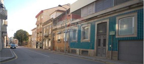 Дом с 3 спальнями в Порту, Португалия № 169086 3