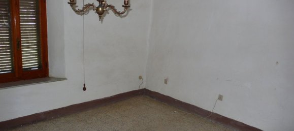 6 rooms House in Abbadia San Salvatore, Italy No. 49619 8