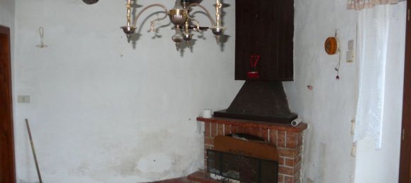 6 rooms House in Abbadia San Salvatore, Italy No. 49619 5