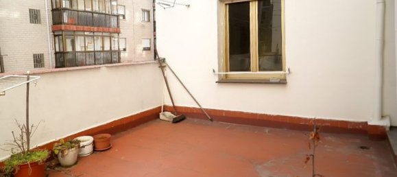 Apartamento de 4 dormitorios en León, Spain No. 73131 9