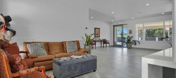 7 dormitorios villa en venta en Miami, Miami-Dade, Florida, USA № 615394 6