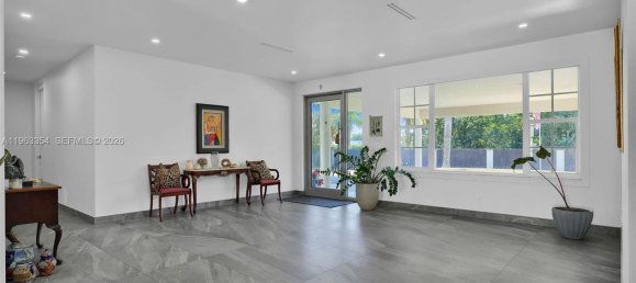 7 dormitorios villa en venta en Miami, Miami-Dade, Florida, USA № 615394 12