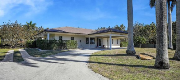 7 dormitorios villa en venta en Miami, Miami-Dade, Florida, USA № 615394 30
