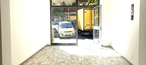 82m² Commercial property in Rome, Italy No. 342740 10